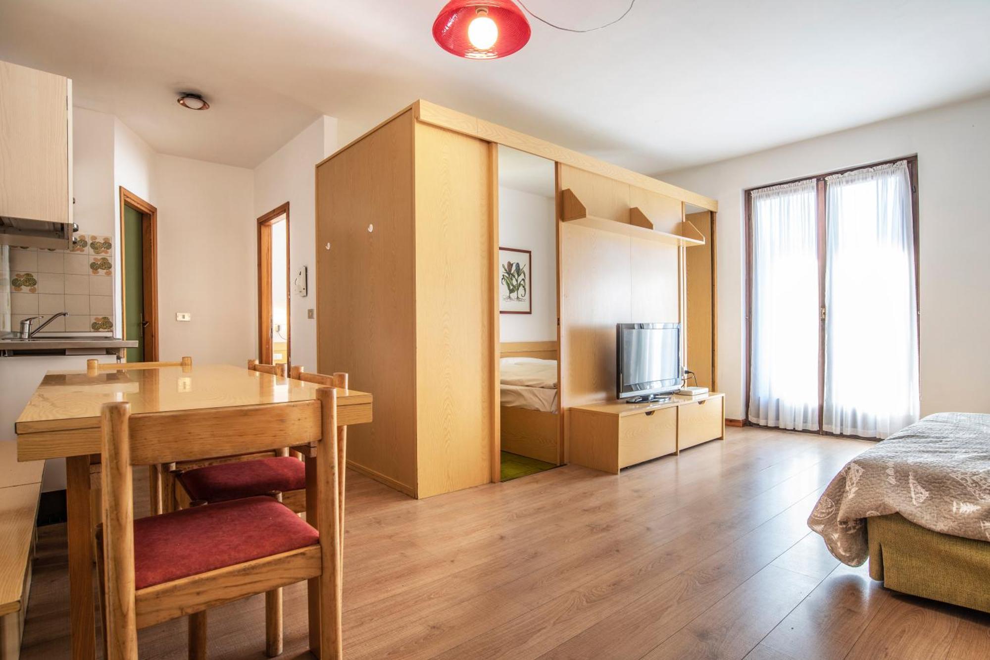 One-Bedroom Apartment (6 Adults),1216304863:JPEG
